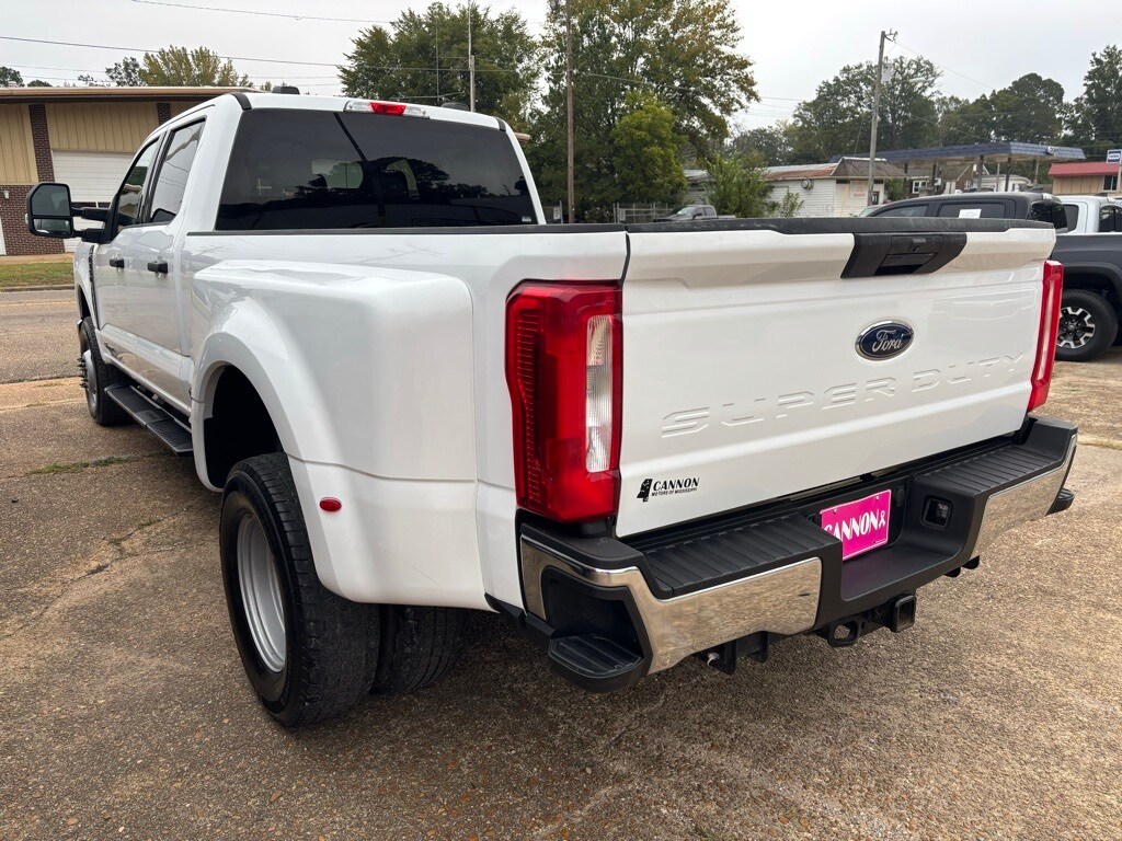 2024 Ford F-350 XLT photo 4