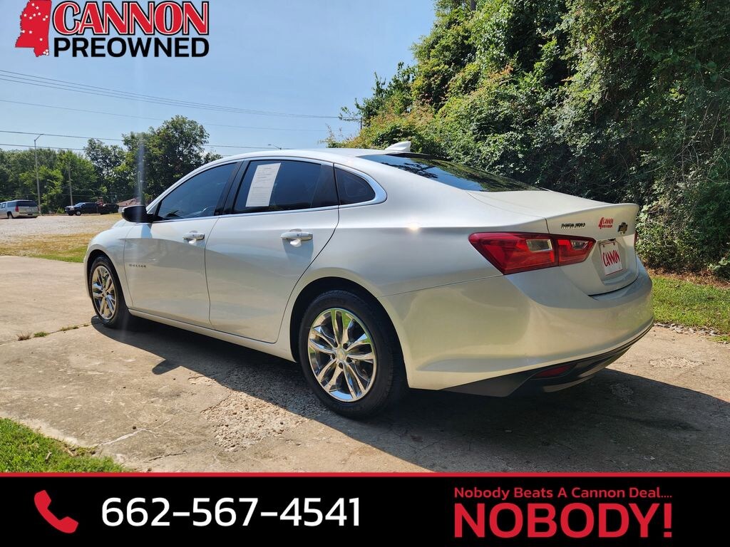 Used 2017 Chevrolet Malibu LT w/1LT Sedan