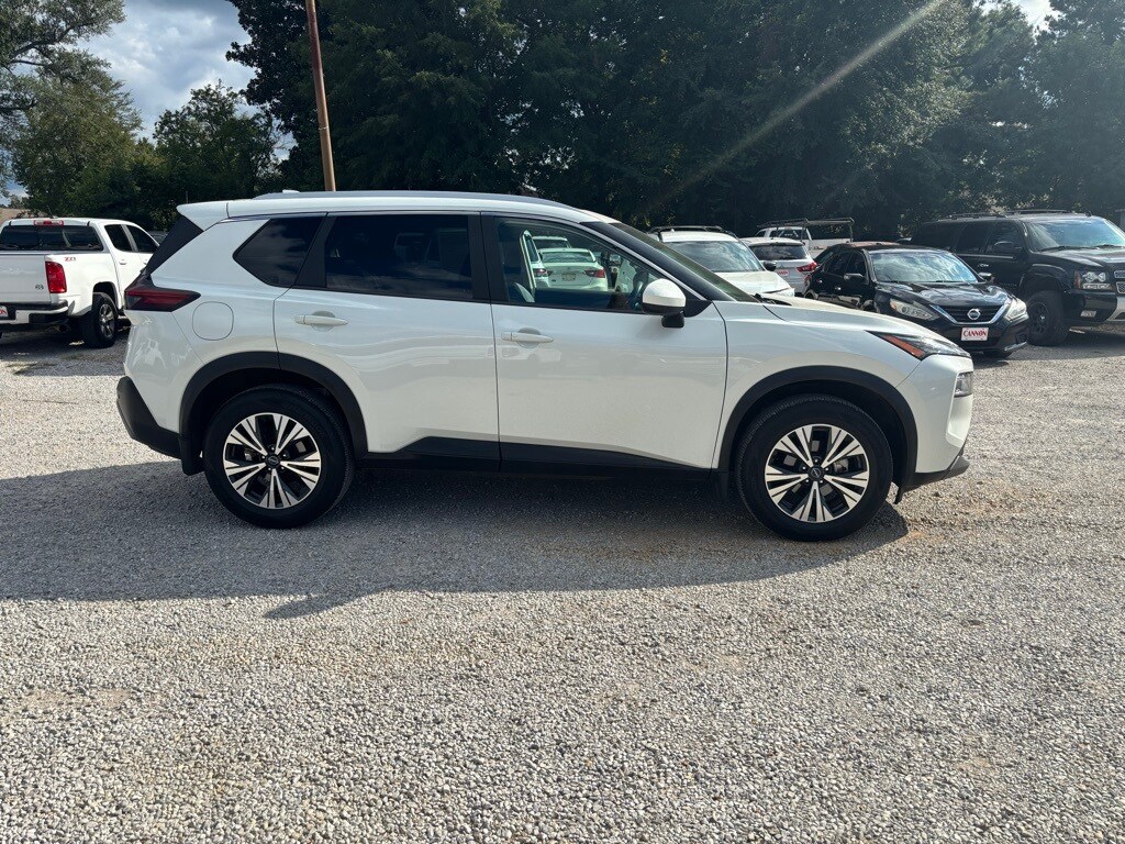 2023 Nissan Rogue SV photo 3