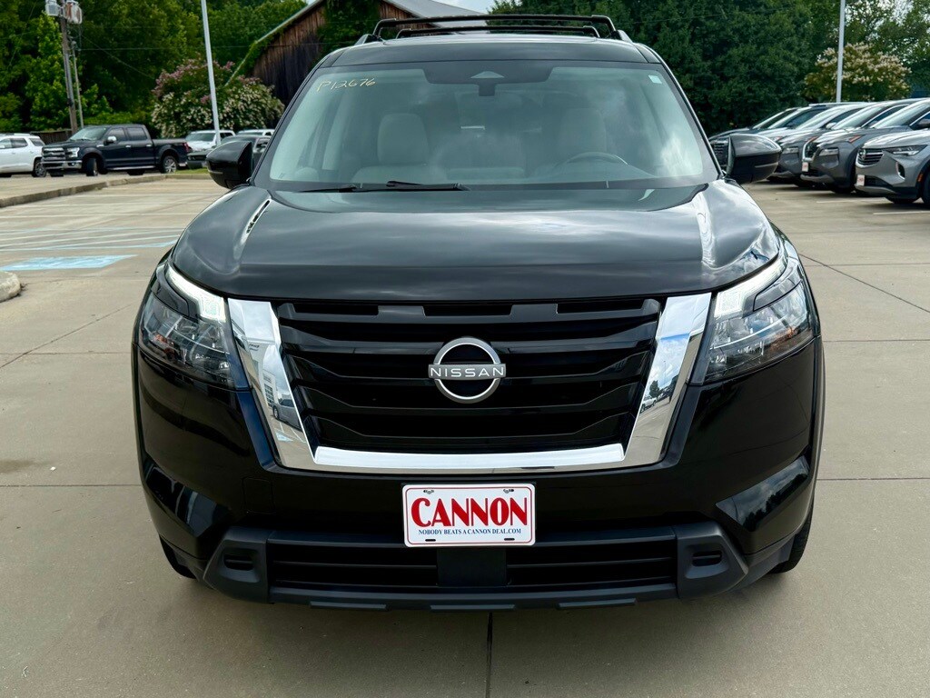 2024 Nissan Pathfinder SV photo 3