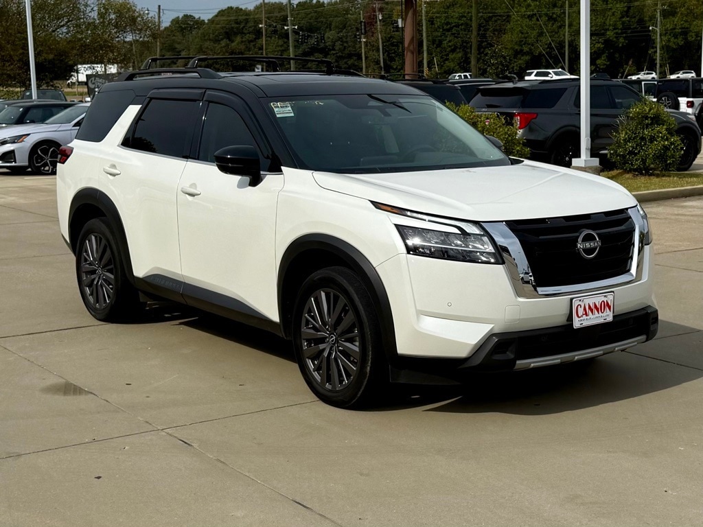 Used 2023 Nissan Pathfinder SL SUV