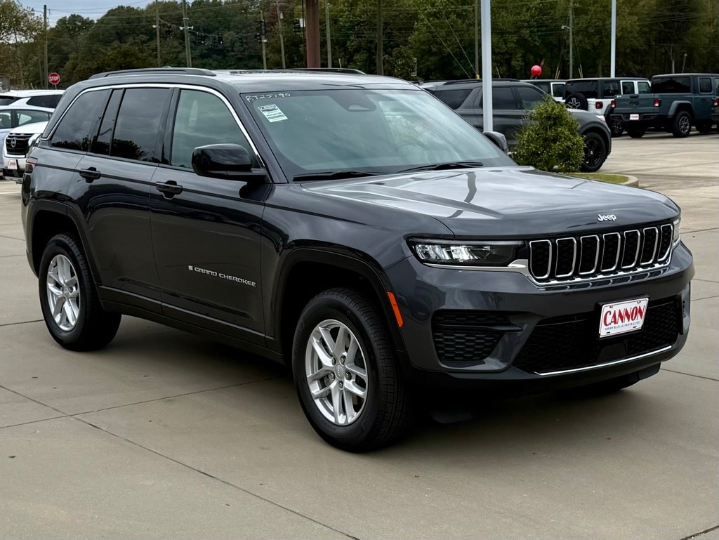 New 2025 Jeep Grand Cherokee Laredo Sport Utility