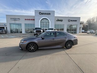 2022 Toyota Camry SE Sedan