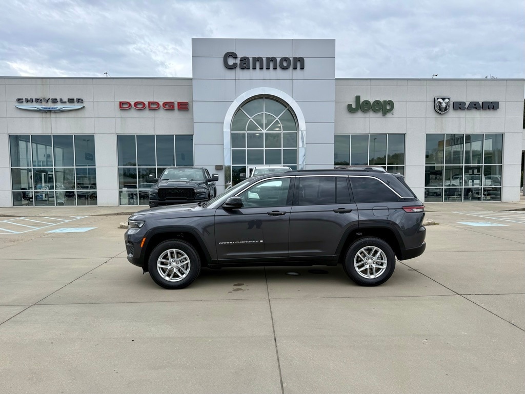 New 2025 Jeep Grand Cherokee Laredo Sport Utility