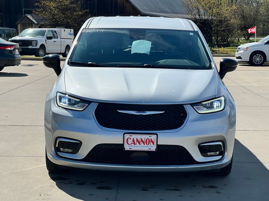 Used 2024 Chrysler Pacifica Touring L Van Passenger Van
