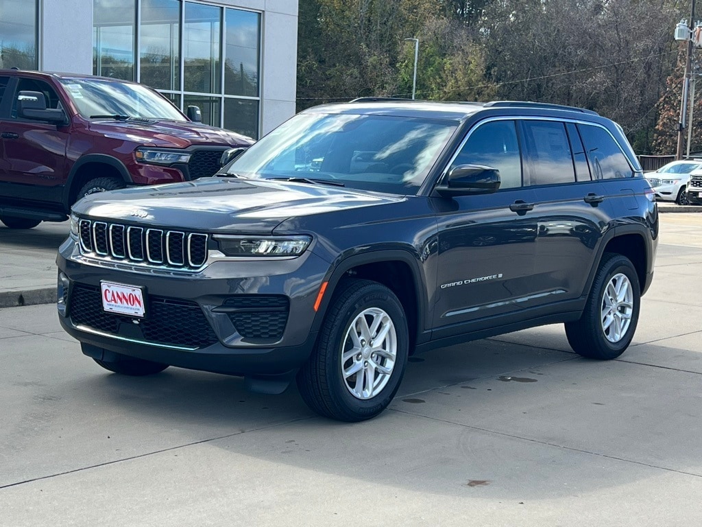 2025 Jeep Grand Cherokee Laredo's photo