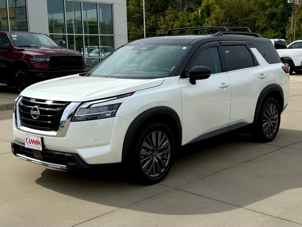 Used 2023 Nissan Pathfinder SL SUV