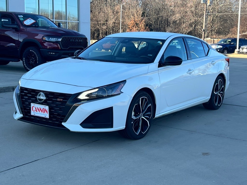 Used 2024 Nissan Altima 2.5 SR Sedan