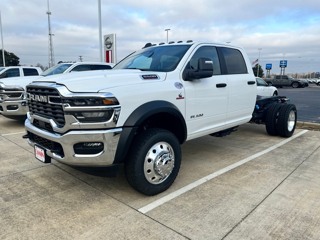 New 2025 Ram 5500HD Tradesman/Big Horn Pickup