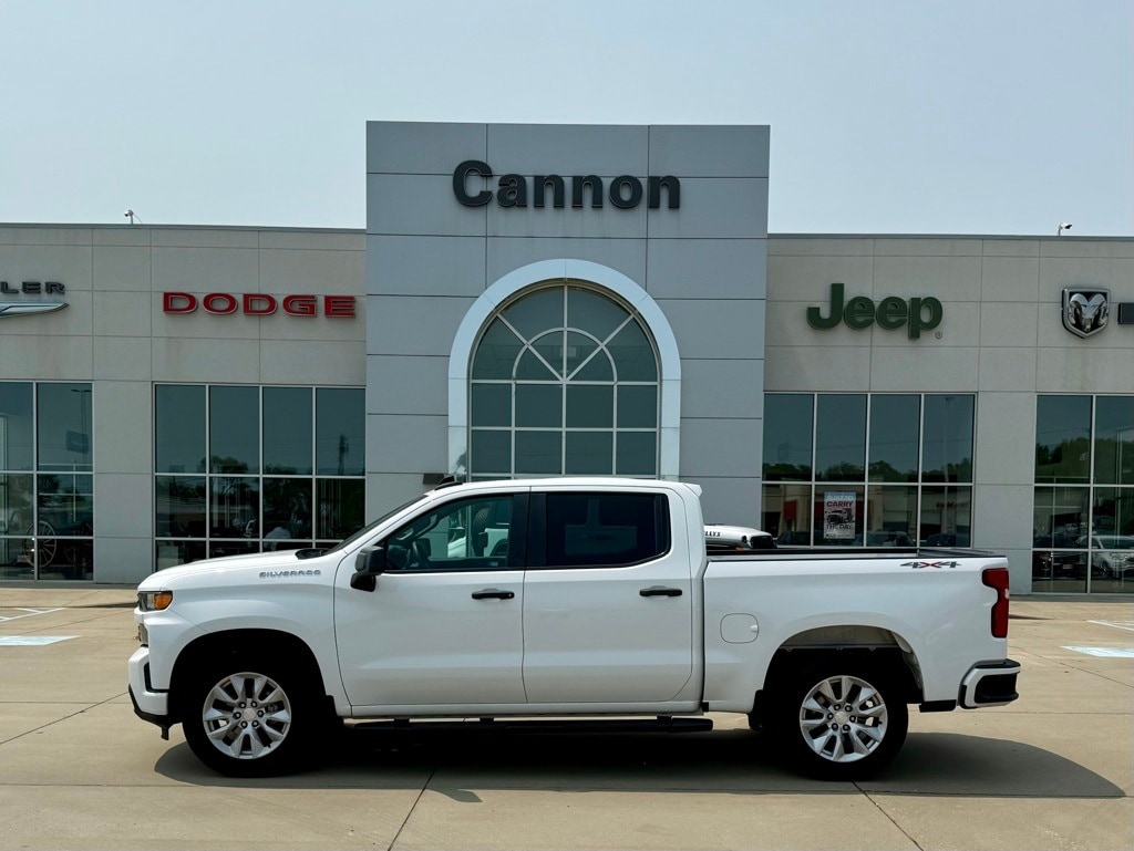 Used 2022 Chevrolet Silverado 1500 Limited Custom with VIN 3GCPYBEK6NG111443 for sale in Greenwood, MS