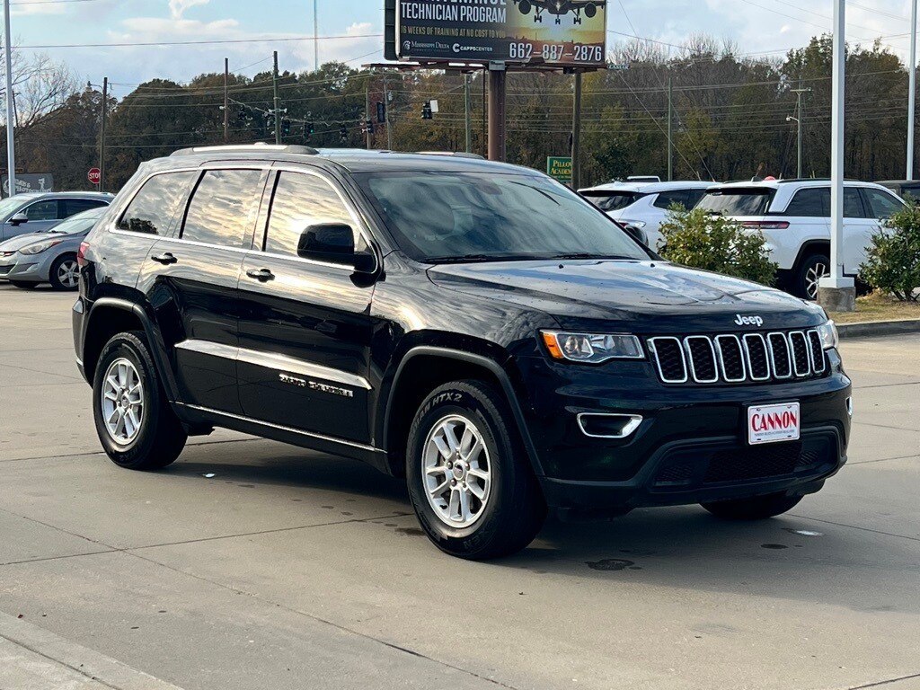 2020 Jeep Grand Cherokee Laredo E photo 3