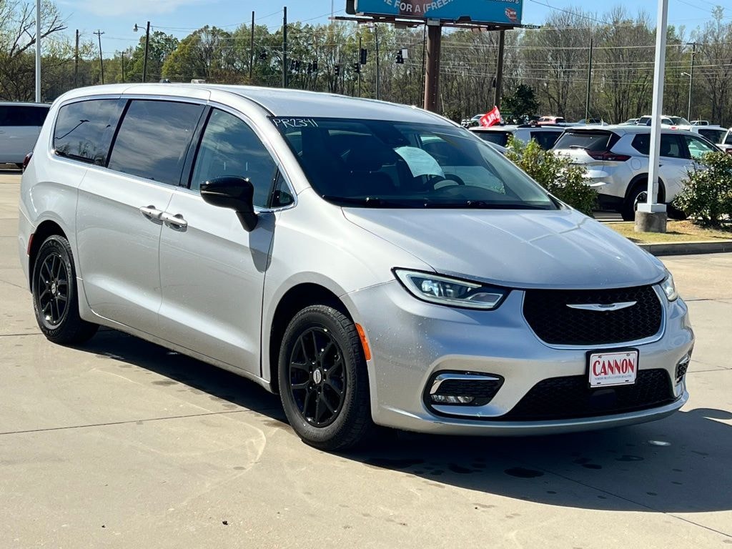 Used 2024 Chrysler Pacifica Touring L Van Passenger Van