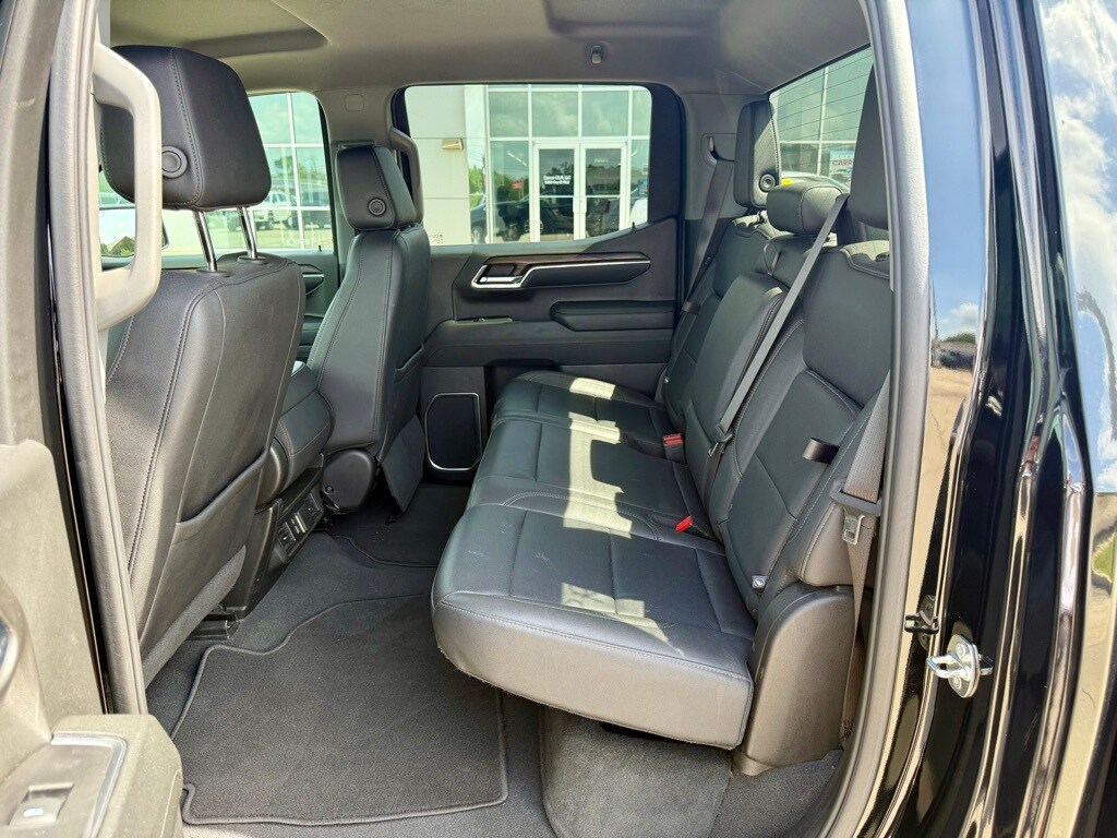 2024 GMC Sierra 1500 SLT - Photo 8