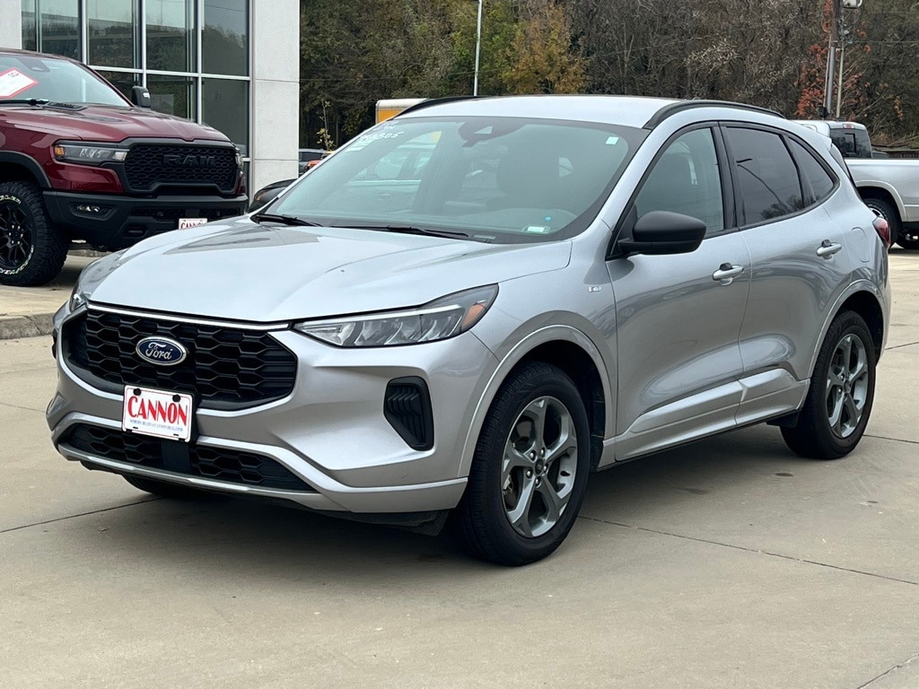 2024 Ford Escape ST-Line's photo