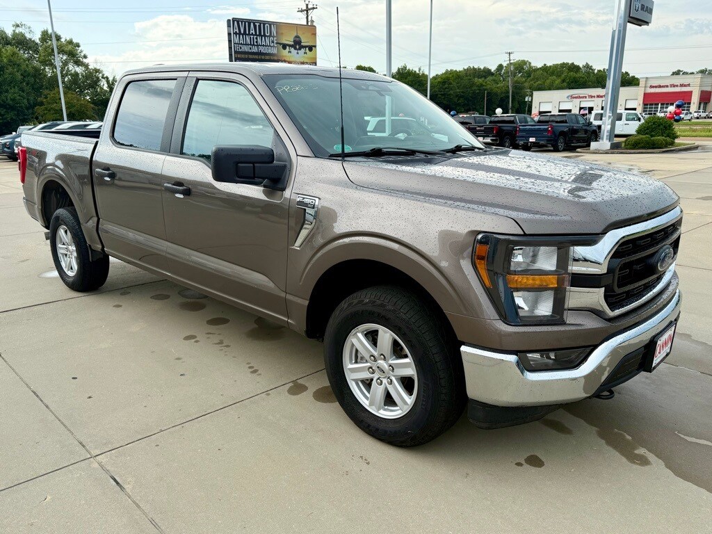 2023 Ford F-150 XLT photo 2