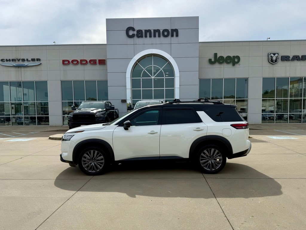 Used 2023 Nissan Pathfinder SL SUV