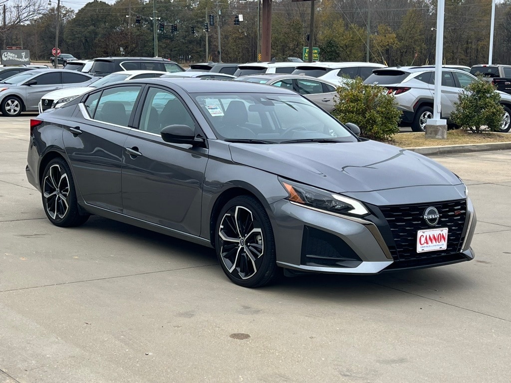 Used 2024 Nissan Altima 2.5 SR Sedan