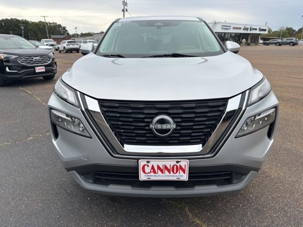 Used 2023 Nissan Rogue SV SUV