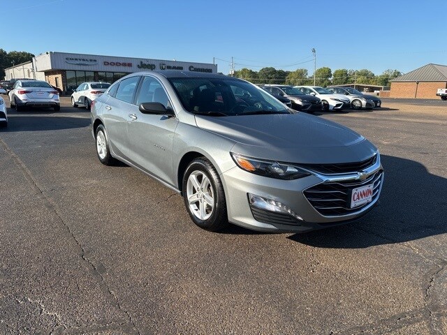 2023 Chevrolet Malibu 1LT photo 3