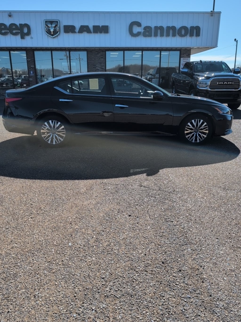 Used 2023 Nissan Altima 2.5 SV Sedan