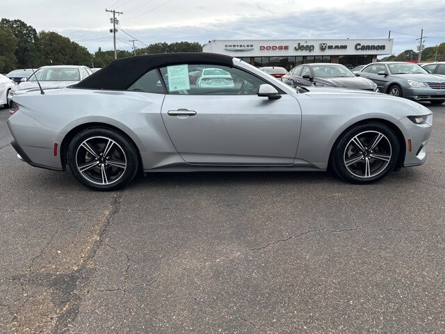 2024 Ford Mustang EcoBoost Premium photo 4