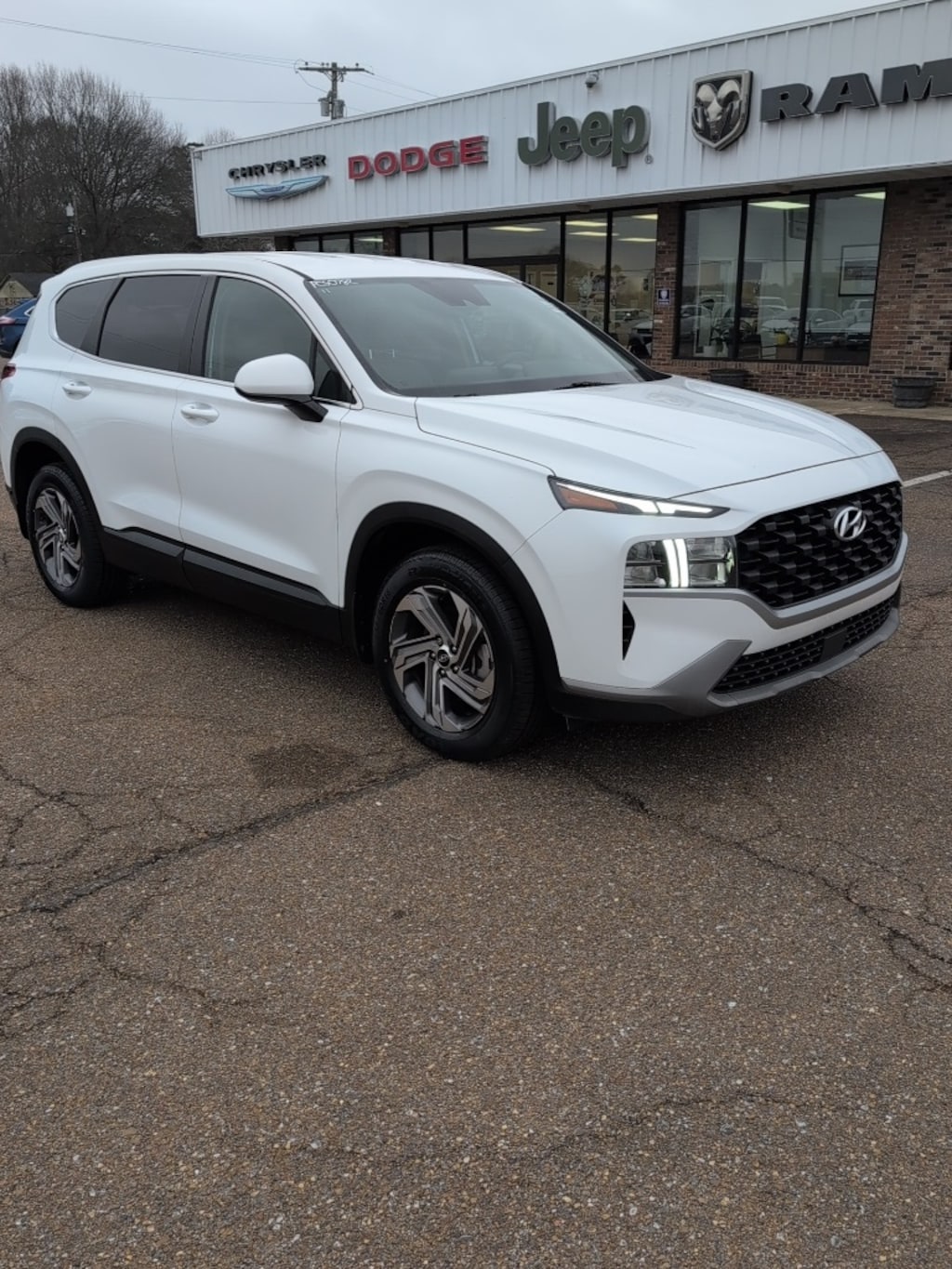 Used 2023 Hyundai Santa Fe SE SUV