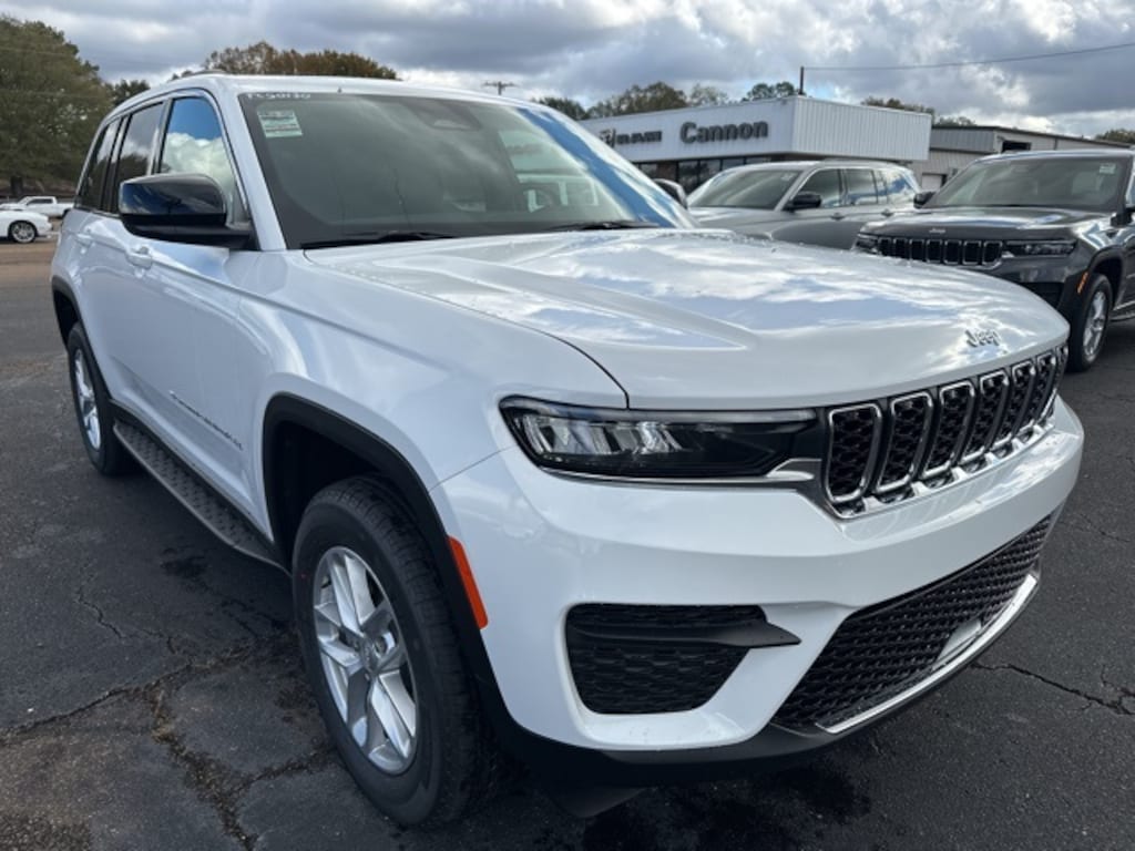 New 2025 Jeep Grand Cherokee Laredo Sport Utility