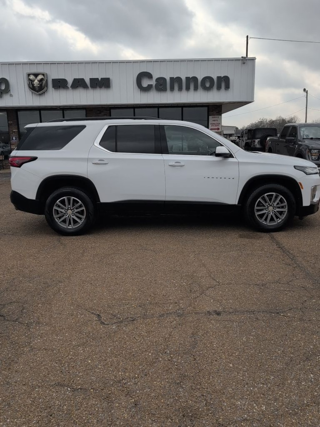 Used 2023 Chevrolet Traverse LT Leather SUV