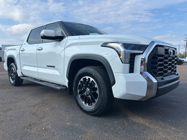 2022 Toyota Tundra SR5's photo