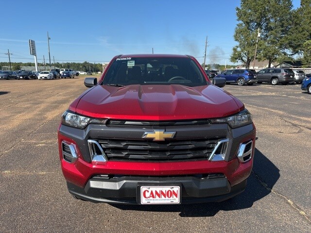 2025 Chevrolet Colorado Work Truck LT photo 2