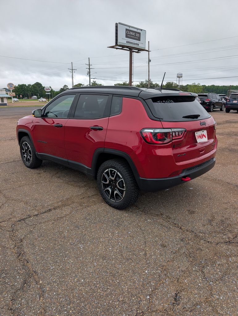 2026 Jeep Compass Trailhawk - Photo 9
