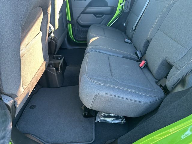 2026 Jeep Wrangler 4-Door Sahara - Photo 14