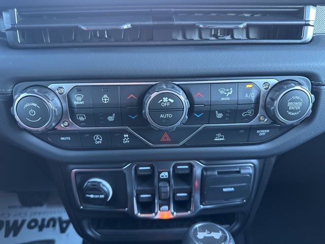 2026 Jeep Wrangler 4-Door Sahara - Photo 29