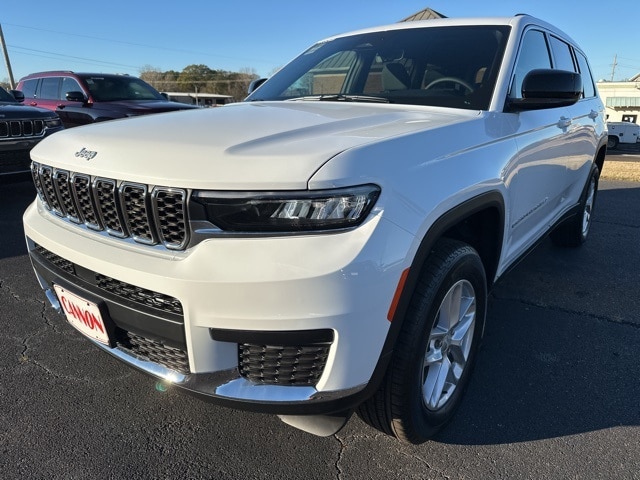 2025 Jeep Grand Cherokee L Laredo's photo