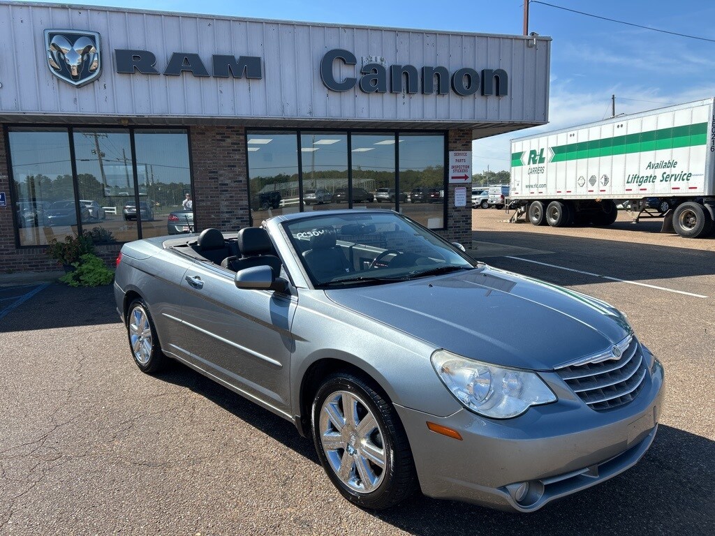 2010 Chrysler Sebring Limited photo 2