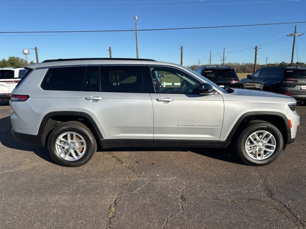 New 2025 Jeep Grand Cherokee L Laredo Sport Utility