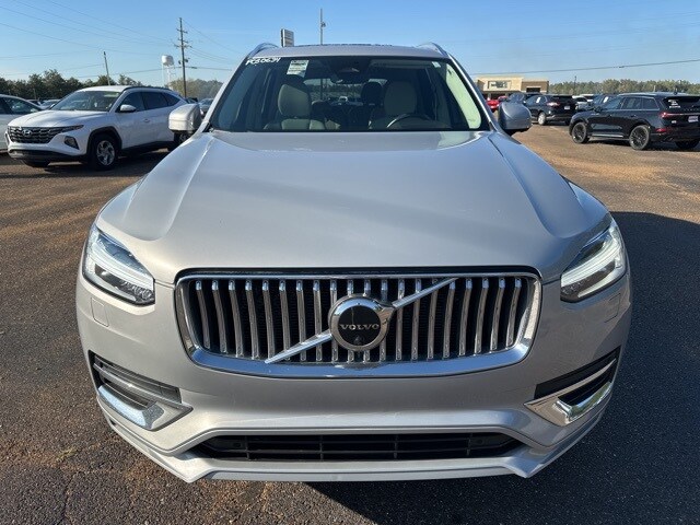 2023 Volvo XC90 AWD Plus photo 2