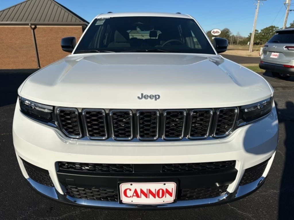 New 2025 Jeep Grand Cherokee L Laredo Sport Utility