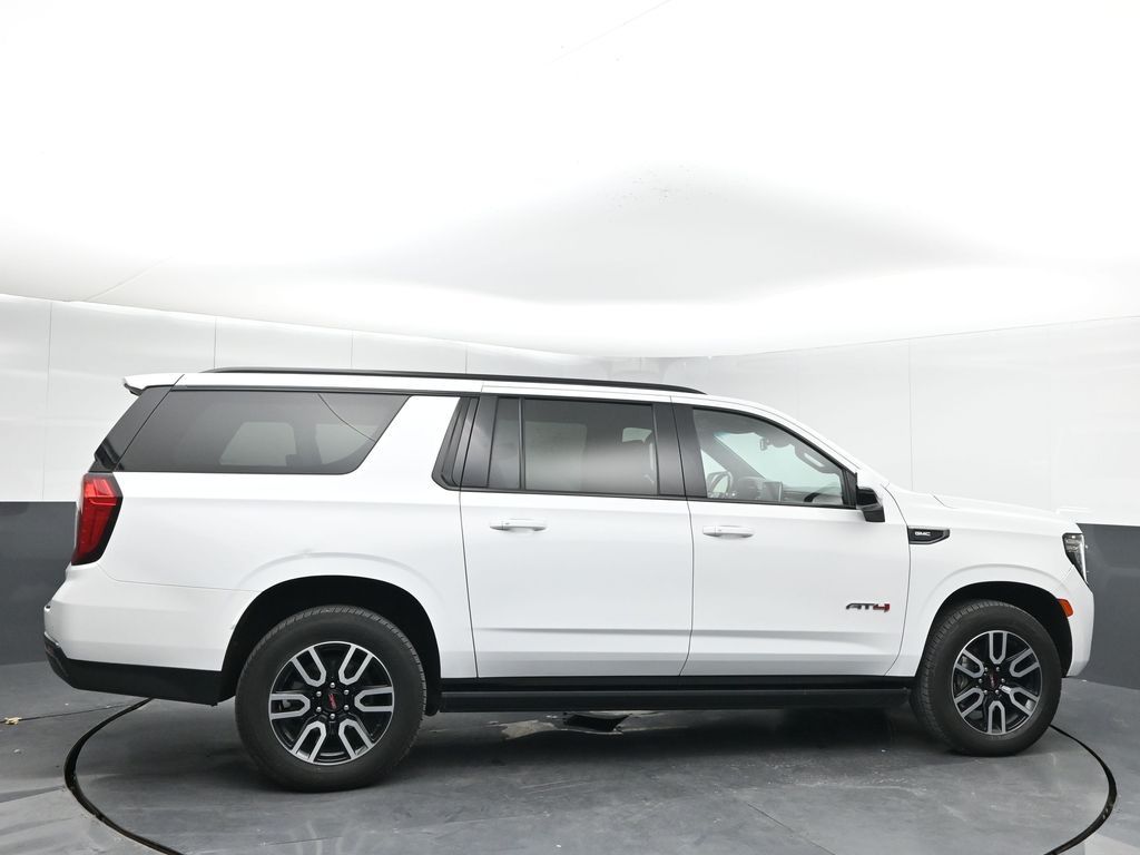 2022 GMC Yukon XL AT4 - Photo 8