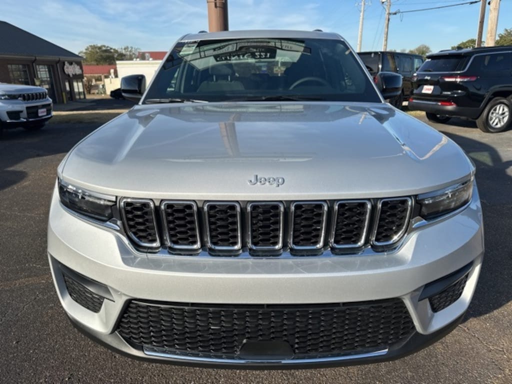 New 2025 Jeep Grand Cherokee Laredo Sport Utility
