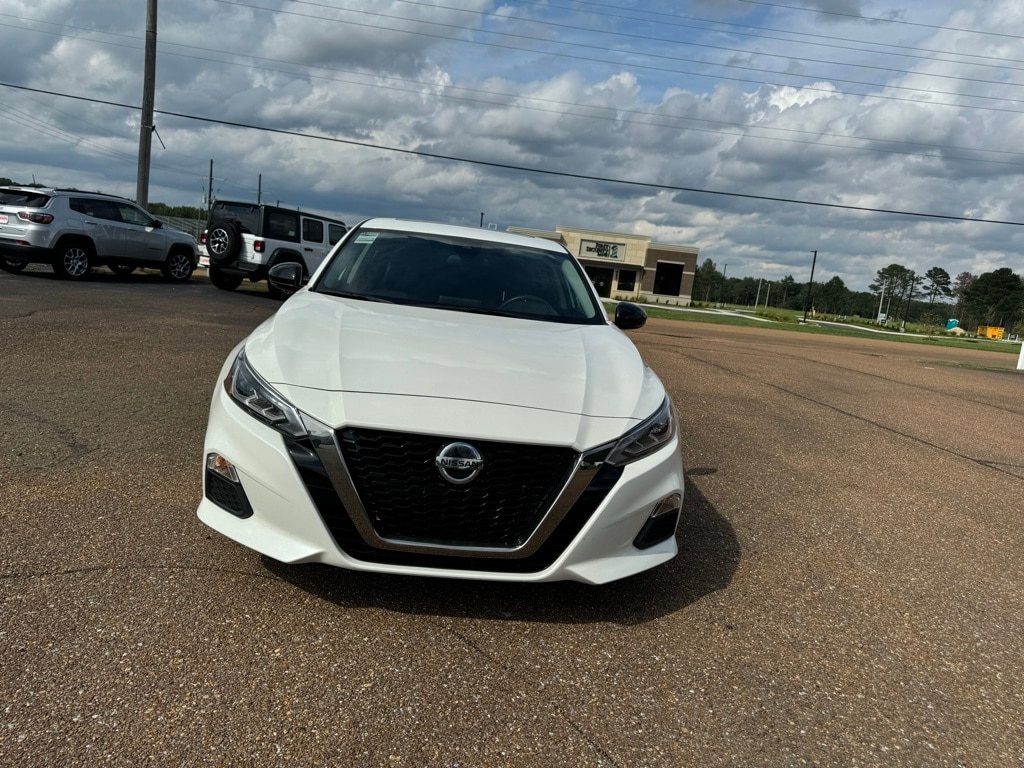 Used 2021 Nissan Altima SR with VIN 1N4BL4CW5MN375369 for sale in Pascagoula, MS