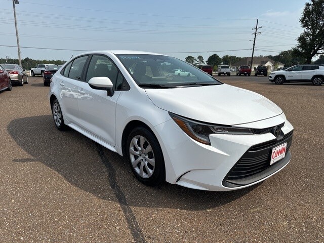 2024 Toyota Corolla LE photo 3