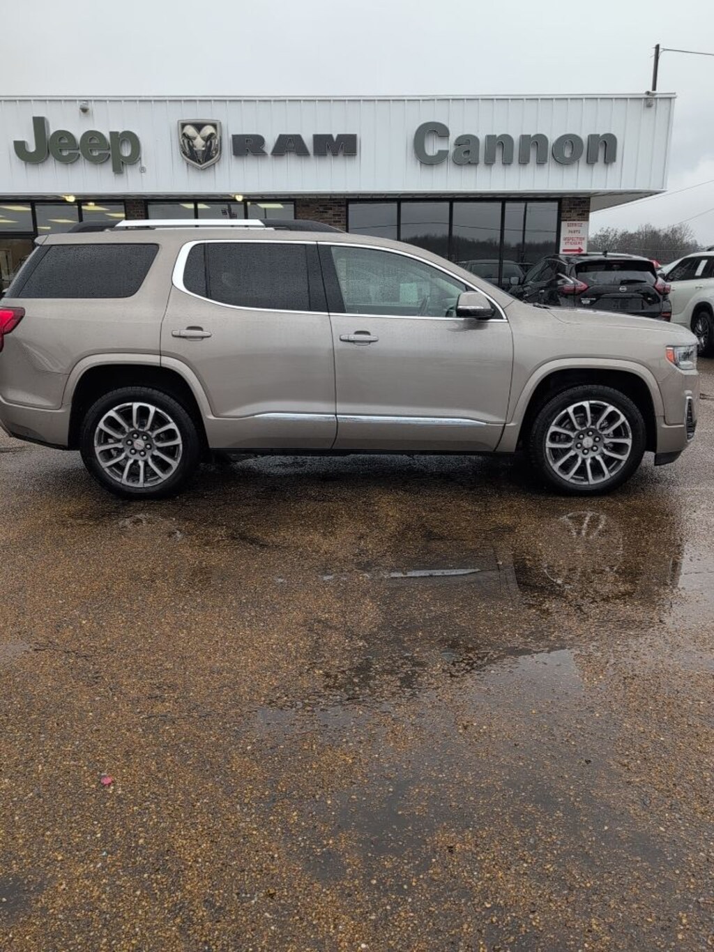 Used 2022 GMC Acadia Denali SUV