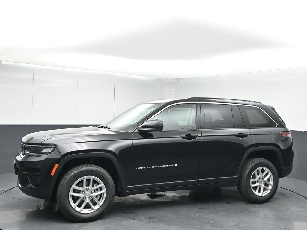 New 2026 Jeep Grand Cherokee Laredo Sport Utility