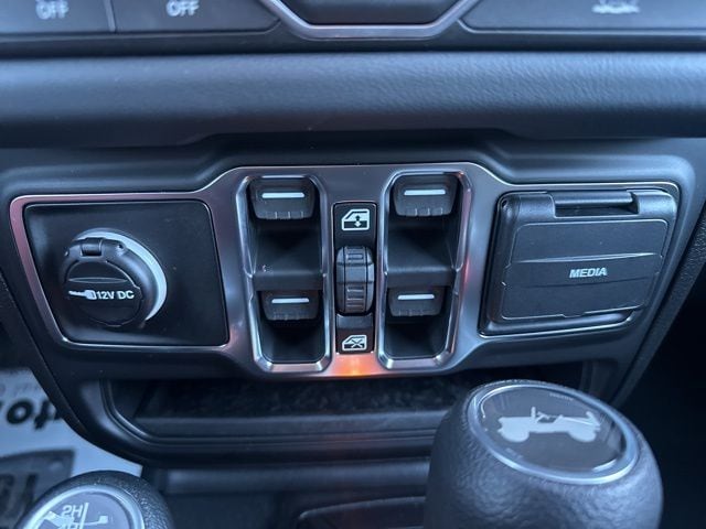 2026 Jeep Wrangler 4-Door Sahara - Photo 28