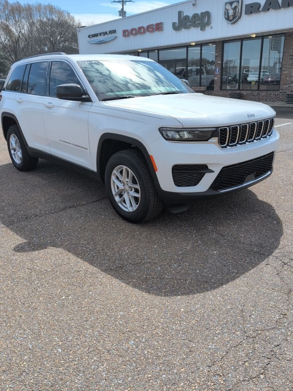 New 2025 Jeep Grand Cherokee Laredo Sport Utility