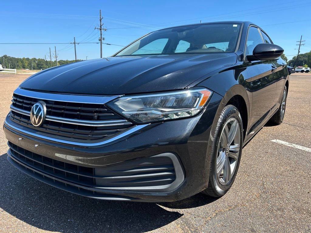 Used 2024 Volkswagen Jetta 1.5T SE Sedan