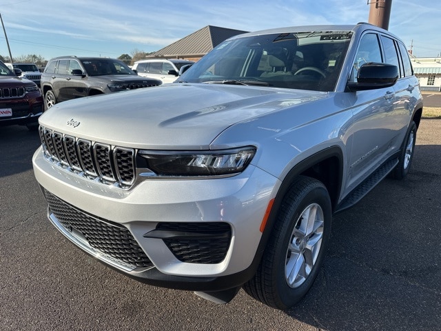 2025 Jeep Grand Cherokee Laredo's photo