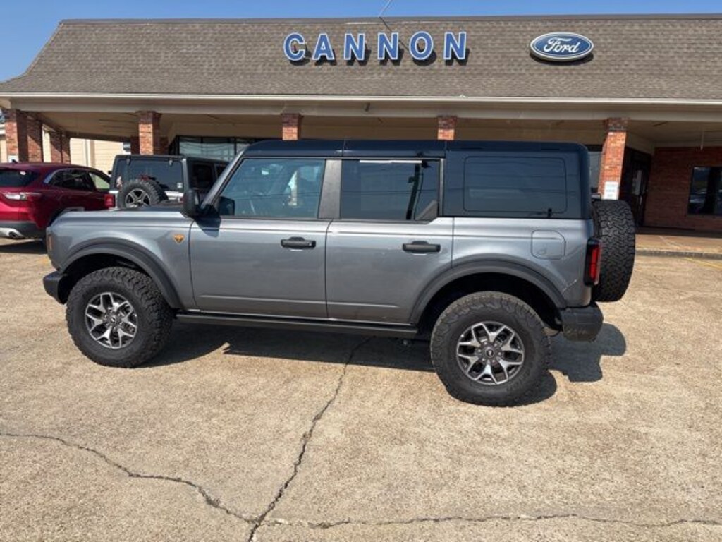 Used 2025 Ford Bronco Badlands SUV