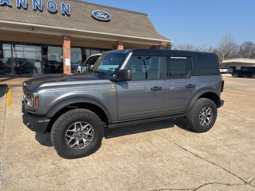 Used 2025 Ford Bronco Badlands SUV